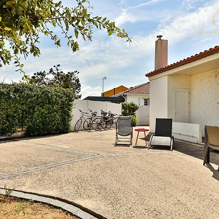 Les Sables D'olonne, Villa**** A 250m De La Вилла La Chaume